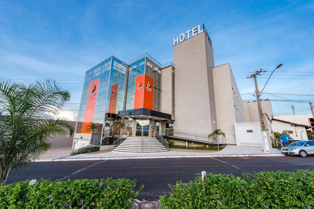 Serata Hotel Fernandópolis Exterior foto